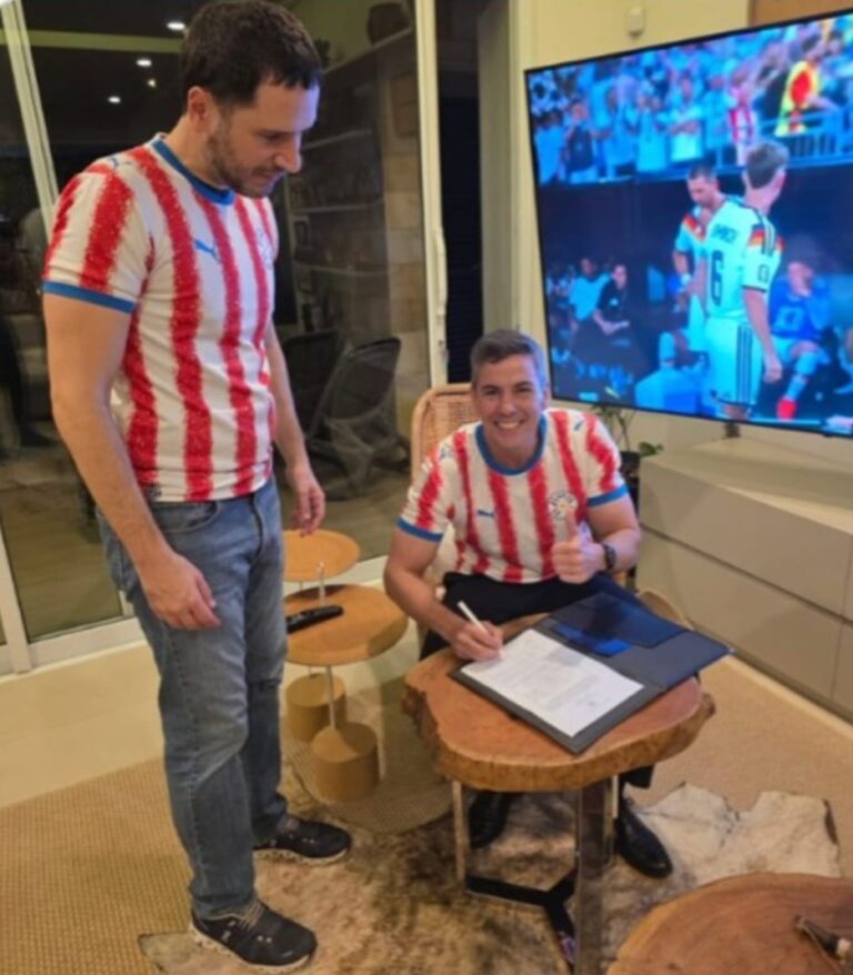 Presidente do Paraguai decreta feriado após classificação histórica sobre a Alemanha na Copa do Mundo
