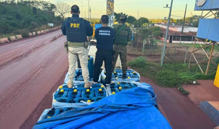 Receita Federal apreende 21 toneladas de solvente usado na produção de cocaína em Corumbá