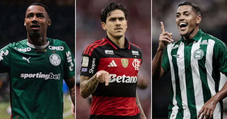 Jogadores comemoram gol durante partida do Campeonato Brasileiro 2026 com torcida ao fundo