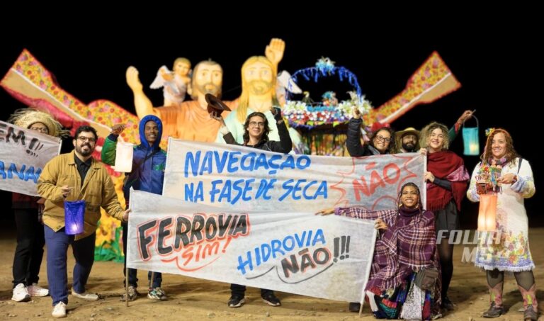 Andor leva protesto contra hidrovia e reforça defesa do Pantanal durante Banho de São João em Corumbá