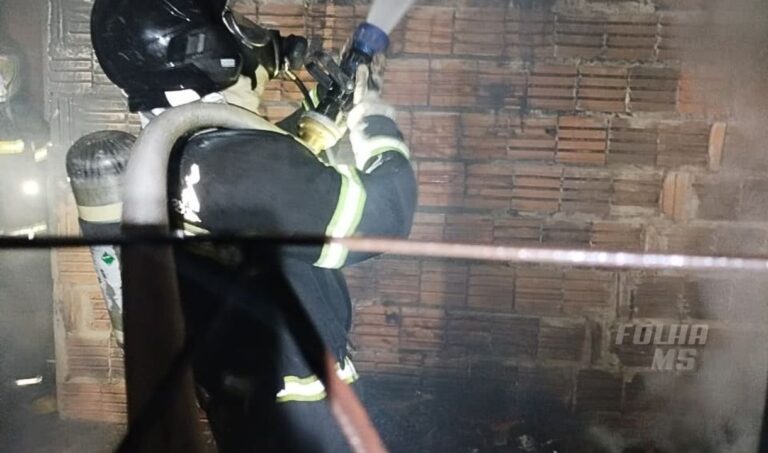 Incêndio atinge quarto de residência no bairro Cervejaria em Corumbá