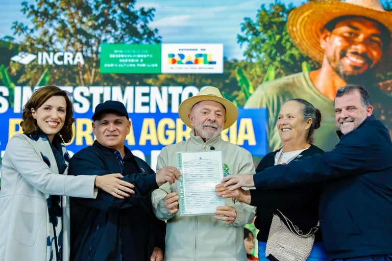 “Nunca houve tanta política de inclusão social como agora”, diz Lula durante entrega de títulos em Ponta Porã