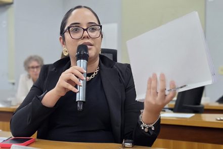 Hanna cobra dados sobre população em situação de rua, imigrantes e atendimento nos CRAS de Corumbá