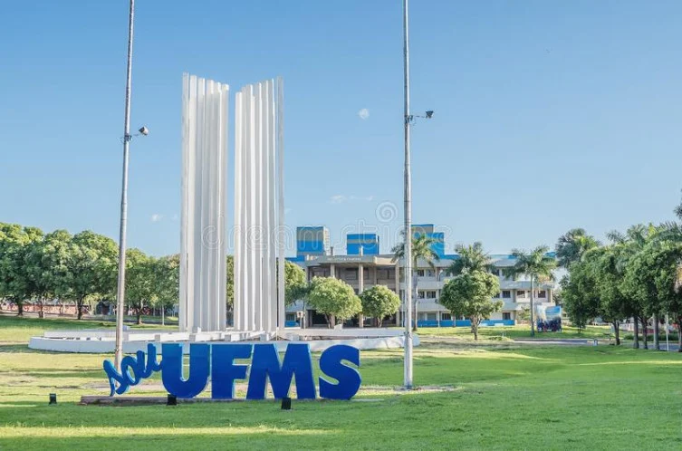 UFMS abre inscrições para 28 vagas de professor substituto com salários de até R$ 8 mil