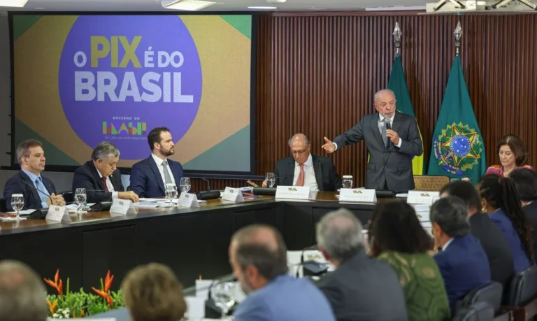 Brasil vai buscar novos parceiros para reduzir impactos comerciais dos EUA