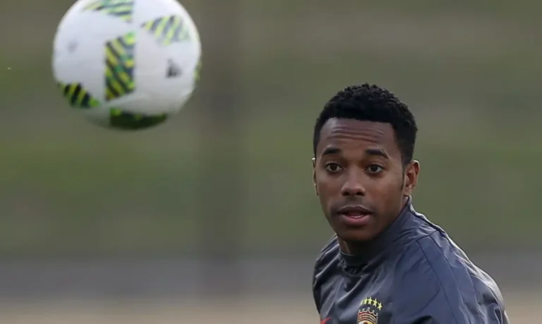 Robinho é alvo de pedido ao STF para retirar hediondez do estupro