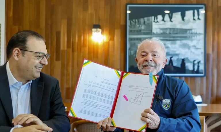 Lula sanciona lei que estabelece renovação automática da CNH para bons condutores
