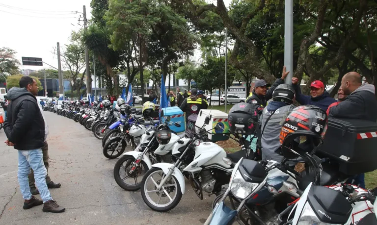 Governo anuncia linha de crédito para motociclistas de aplicativos financiar motos