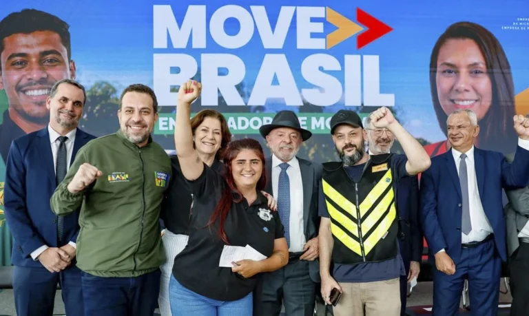 Governo anuncia crédito para motociclistas de aplicativos com juros reduzidos