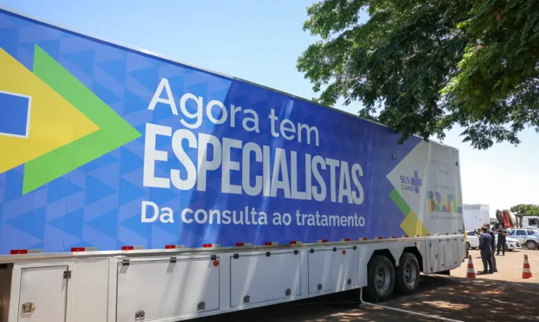 Carreta de saúde da mulher é lançada em Manguinhos para diagnóstico precoce