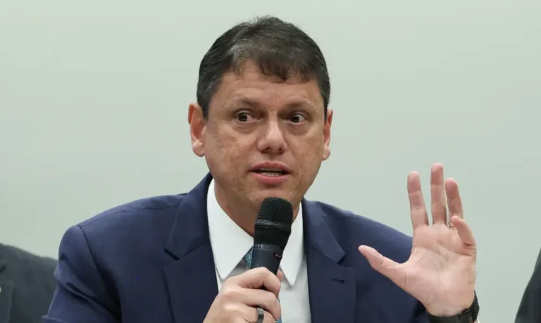 Contas do governo de Tarcísio de Freitas são aprovadas com ressalvas pelo TCE-SP