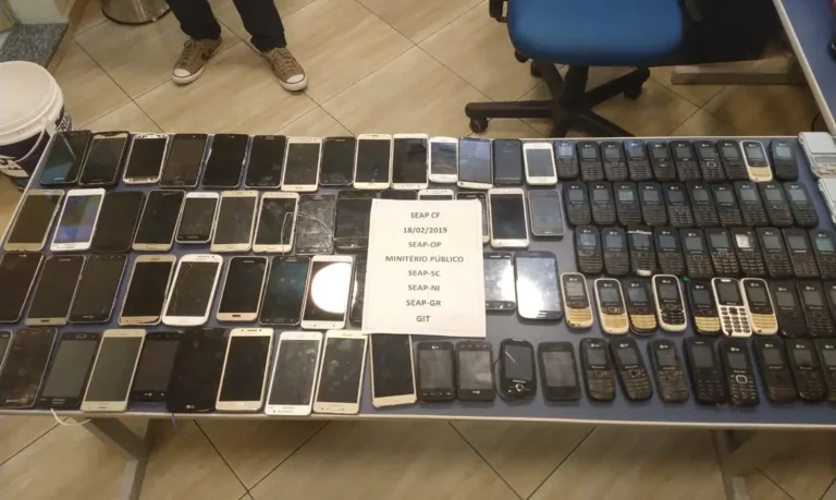 Governo cria banco nacional para celulares roubados e com restrição