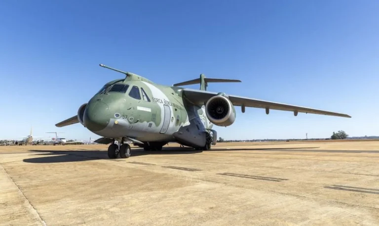 FAB envia KC-390 com equipe de busca e resgate à Venezuela