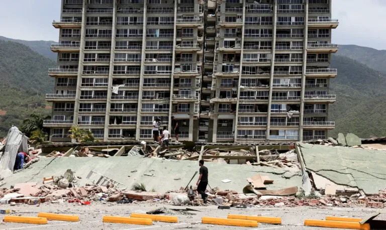 Venezuela registra 920 mortos após terremotos que deixaram cidades em ruínas