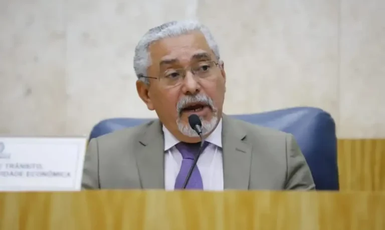 Senival Moura pede afastamento do PT após prisão em investigação sobre PCC