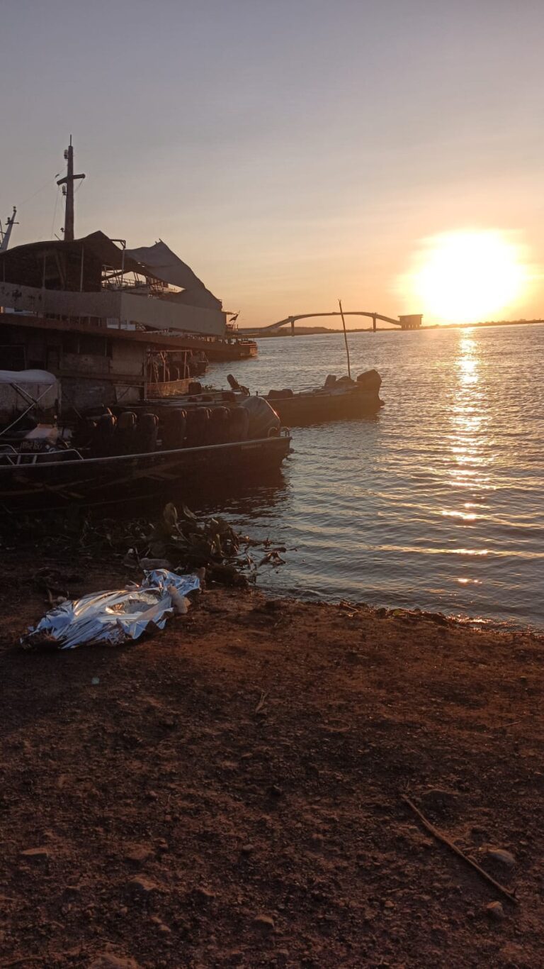 Colombiano morre afogado após tentar saltar entre barcos no Rio Paraguai em Corumbá