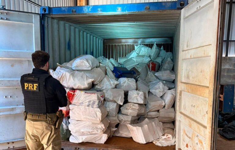PRF apreende mais de 8 toneladas de maconha e desmantela entreposto do tráfico às margens da BR-163 em Dourados