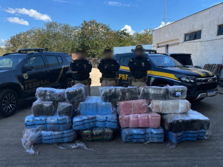 PRF apreende mais de 430 quilos de drogas escondidos em carga de minério na BR-262, em Corumbá