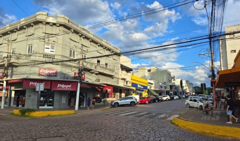 Quase metade dos moradores de Corumbá está com o nome negativado, revela Serasa