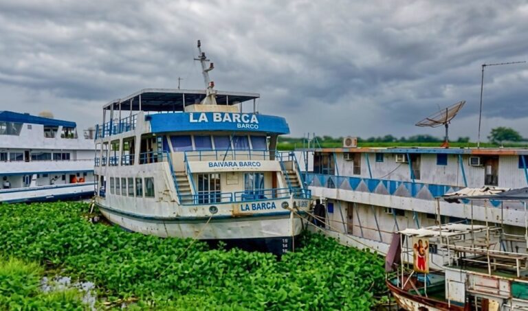 Justiça determina medidas contra abandono embarcações no Porto Geral de Corumbá