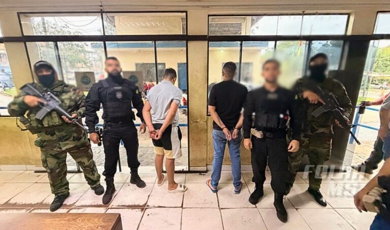 Brasileiro acusado de matar policial federal é entregue à PF após captura na Bolívia