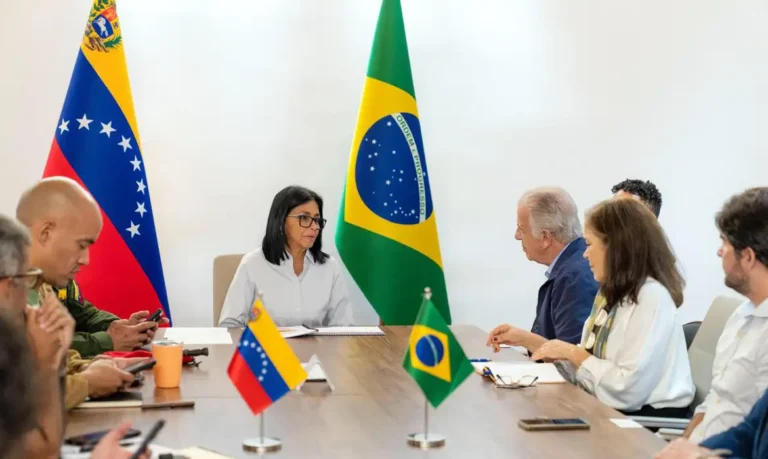 Ajuda brasileira é reforçada com hospital de campanha e voos humanitários na Venezuela