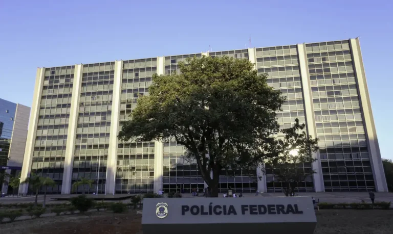 PF deflagra ação em SP para desarticular rede de lavagem de dinheiro do PCC