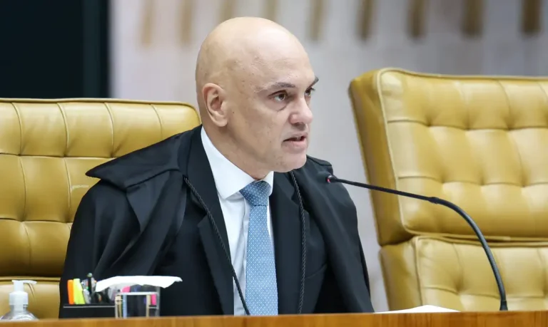 PF faz busca por armas na casa de Bolsonaro por ordem de Moraes