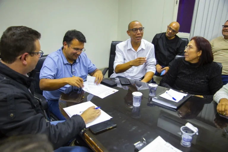Prefeito sanciona lei que regulamenta recesso de técnicos de apoio pedagógico