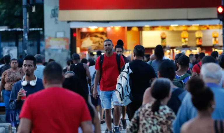 Pesquisa Nacional de Saúde é iniciada pelo IBGE e deve visitar 140 mil domicílios