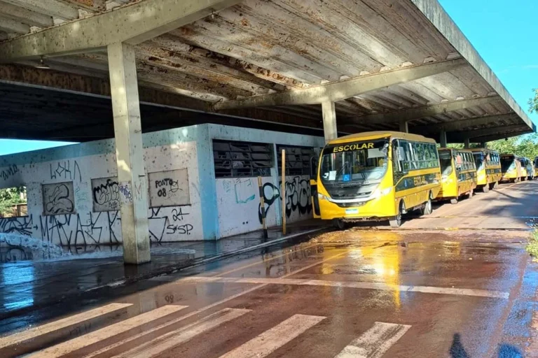 Corumbá executa vistoria semestral nos veículos do transporte escolar da REME