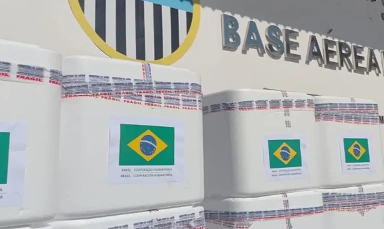 Brasil envia 690 mil doses de vacinas em ajuda humanitária à Venezuela