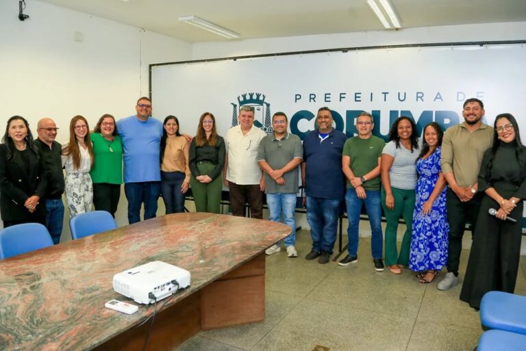 Prefeitura empossa nove profissionais na Secretaria de Saúde
