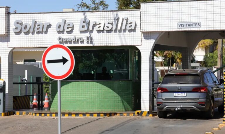 Bolsonaro recorre ao Supremo para suspender proibição de visitas na prisão domiciliar
