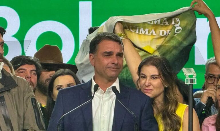 PL oficializa candidatura de Flávio Bolsonaro e reúne lideranças da direita