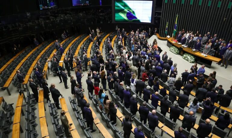 Um terço dos partidos segue sob questionamento sobre controle de emendas parlamentares