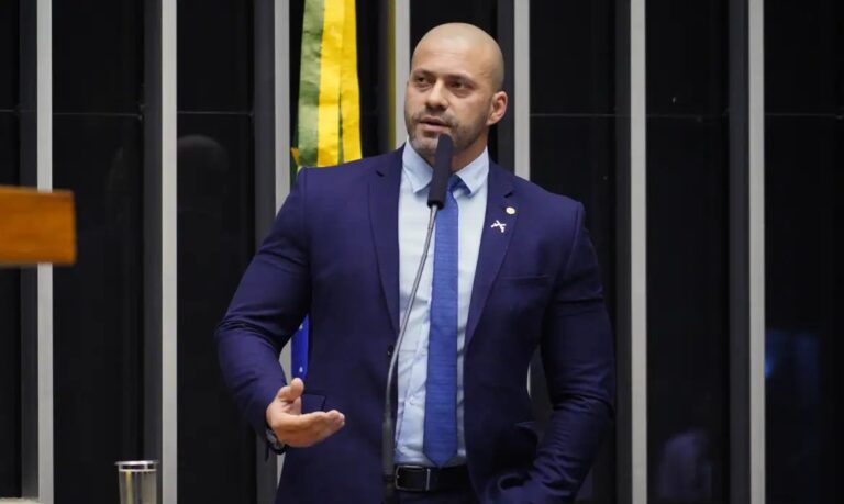 Moraes dá 48h para Daniel Silveira explicar vídeo publicado no X