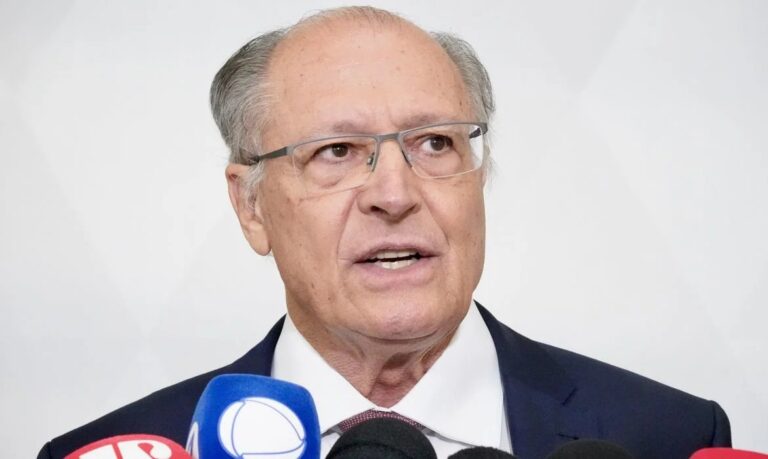 PSB oficializa candidatura de Alckmin à Vice-Presidência e confirma apoio à reeleição de Lula