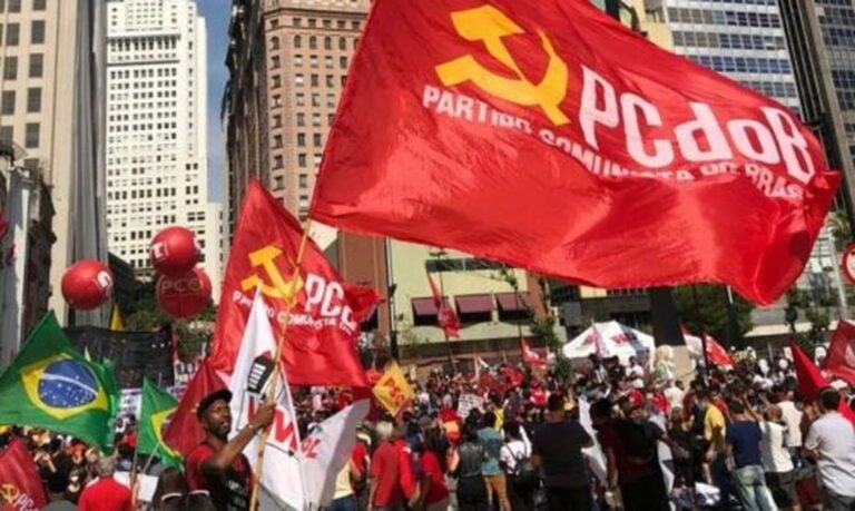 PCdoB anuncia apoio à candidatura de Lula à Presidência