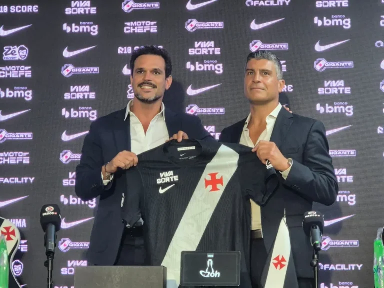Pedro Emanuel durante apresentação como técnico do Vasco no CT Moacyr Barbosa