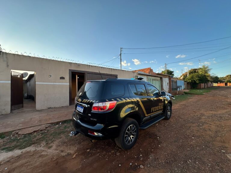 Polícia Federal mira esquema de tráfico e lavagem de dinheiro em operação com buscas em Corumbá