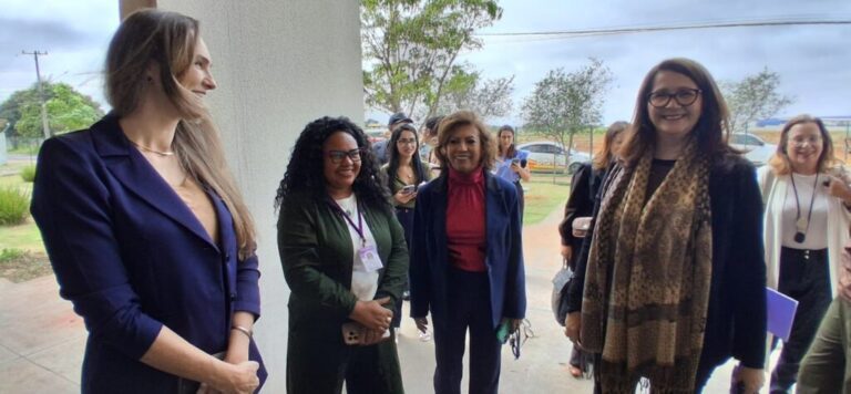 Ministra visita Casa da Mulher e destaca rede de proteção