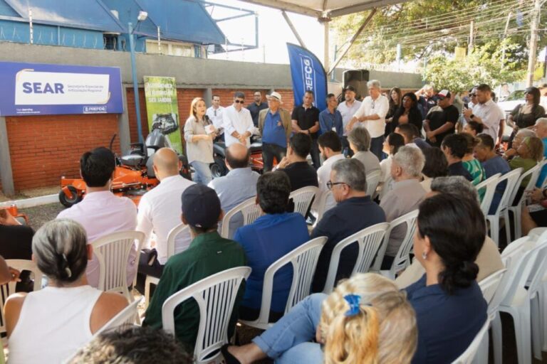 PrefCG entrega novos equipamentos de zeladoria urbana
