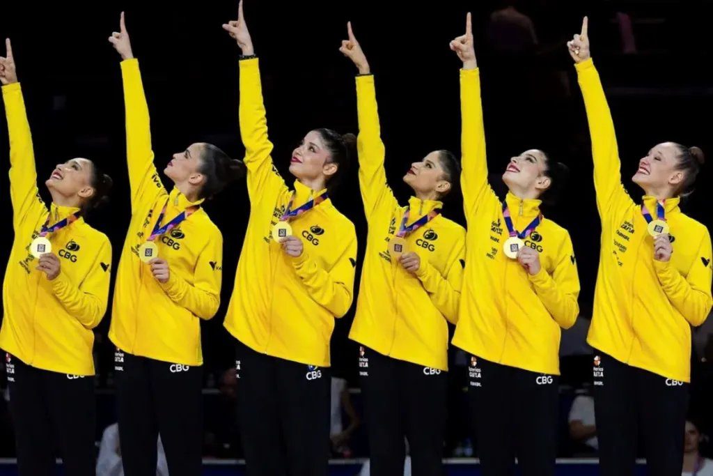 Equipe brasileira de ginástica rítmica comemora ouro no Mundial de Frankfurt