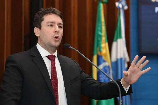 João Henrique Catan em discurso de campanha