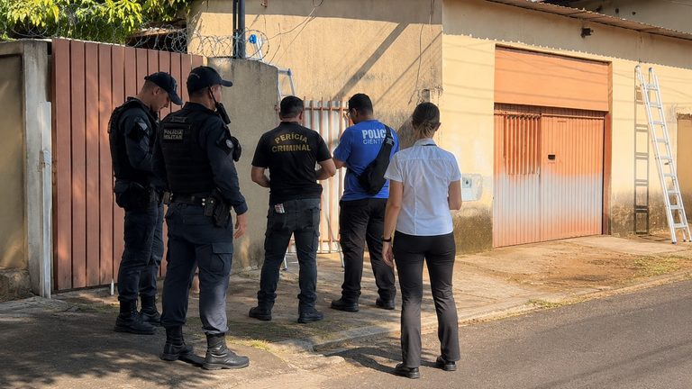 Polícia investiga possível feminicídio após mulher ser encontrada morta dentro de casa em Campo Grande