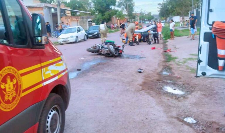 Motociclista de 20 anos fica ferido após colisão com carro em Ladário