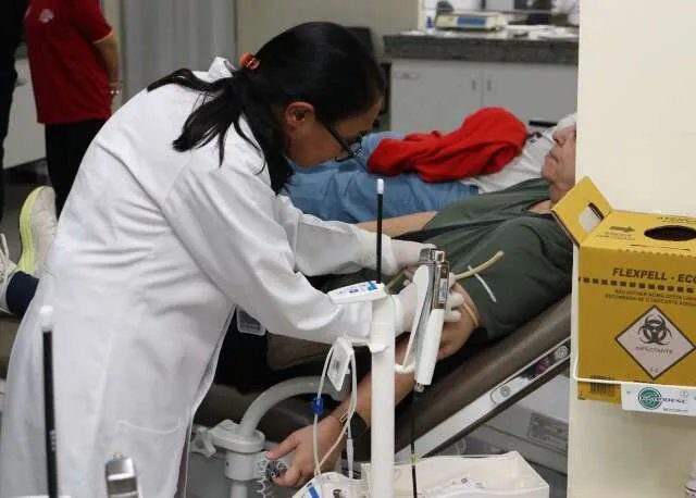 Bolsa de sangue O+ em hemocentro
