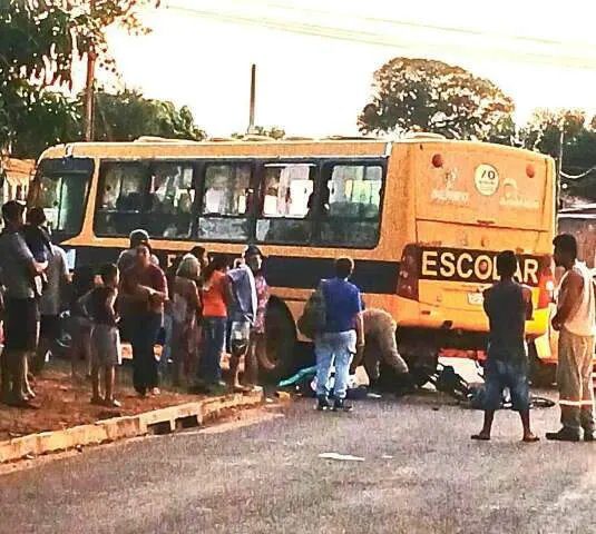 Bicicleta elétrica destruída após colisão com ônibus escolar em Anastácio