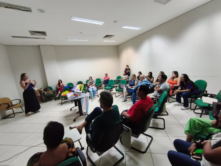 Parceria multissetorial orienta sobre processo transexualizador no SUS